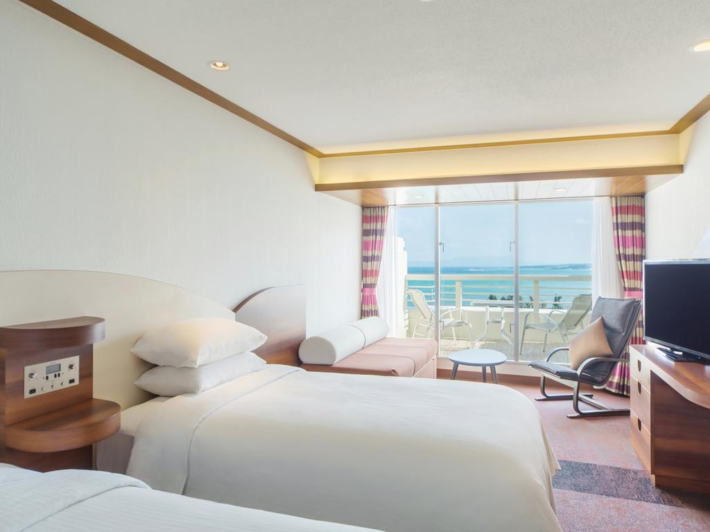 เชอราตัน โอกินาวา ซันมารีนา รีสอร์ต Hotel อนนะ ภายนอก รูปภาพ