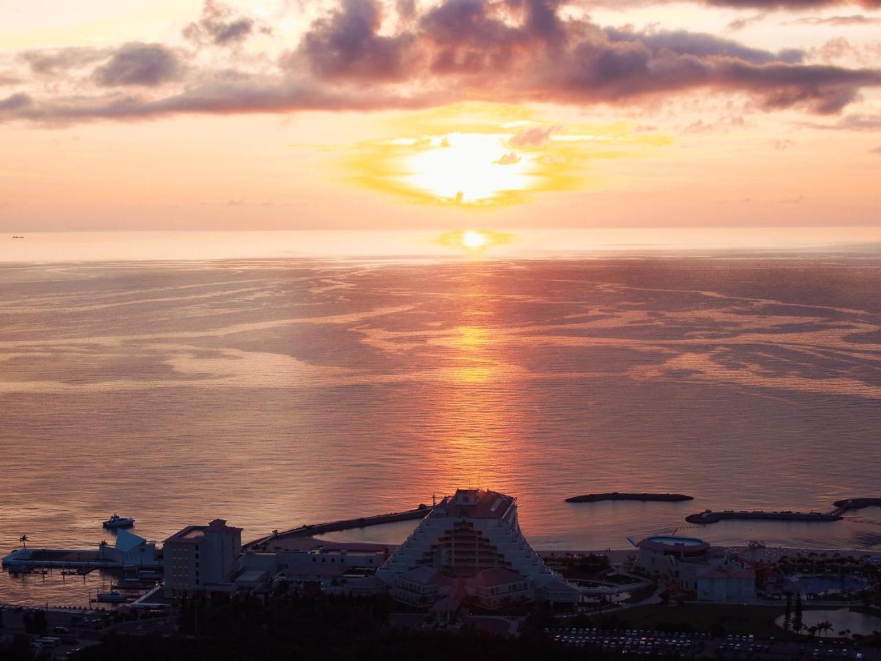 เชอราตัน โอกินาวา ซันมารีนา รีสอร์ต Hotel อนนะ ภายนอก รูปภาพ