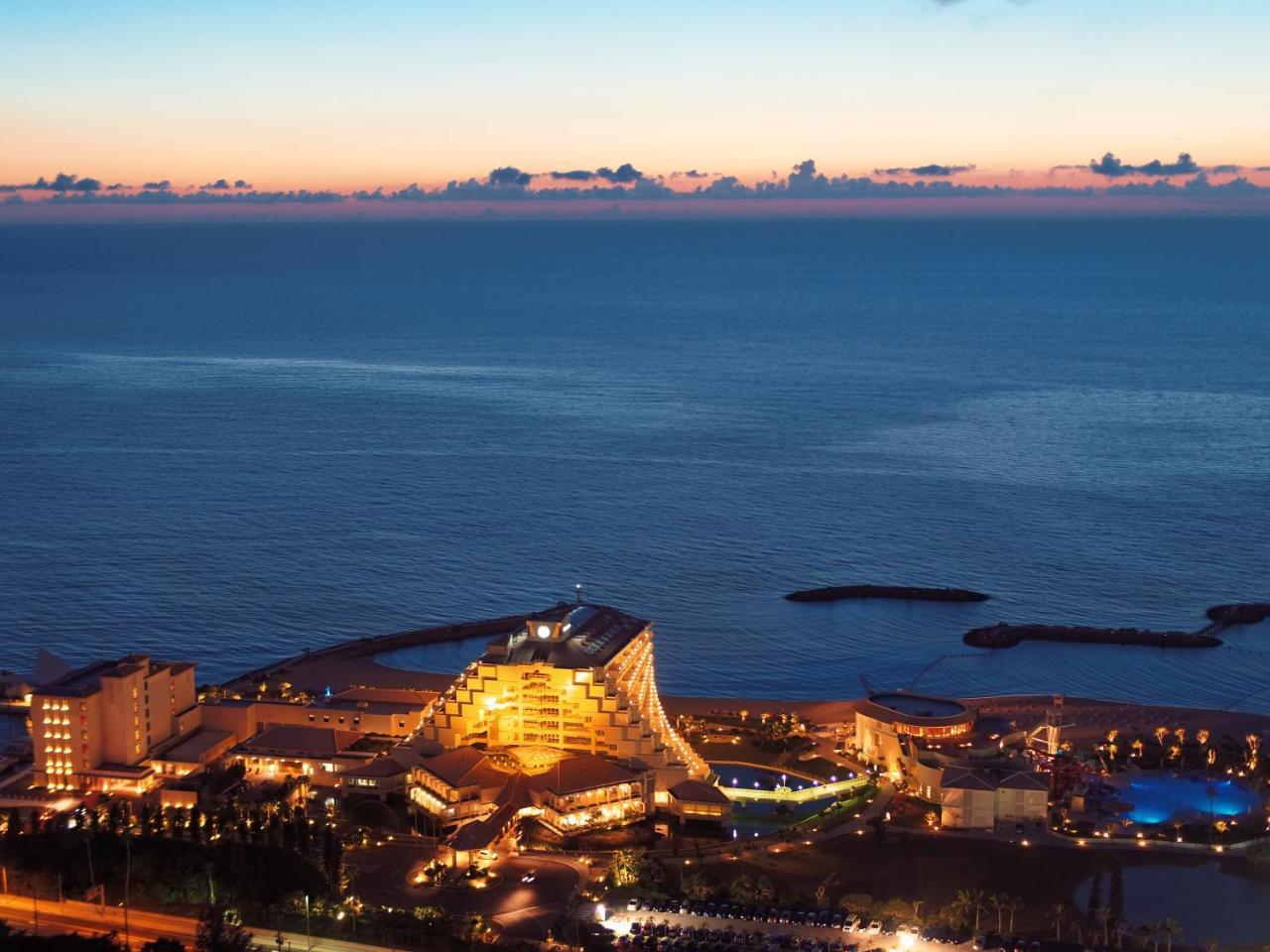 เชอราตัน โอกินาวา ซันมารีนา รีสอร์ต Hotel อนนะ ภายนอก รูปภาพ